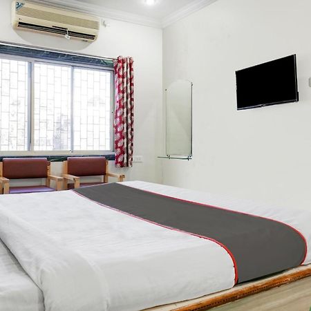 Hotel Collection O Shreya Talegaon Dabhade Esterno foto
