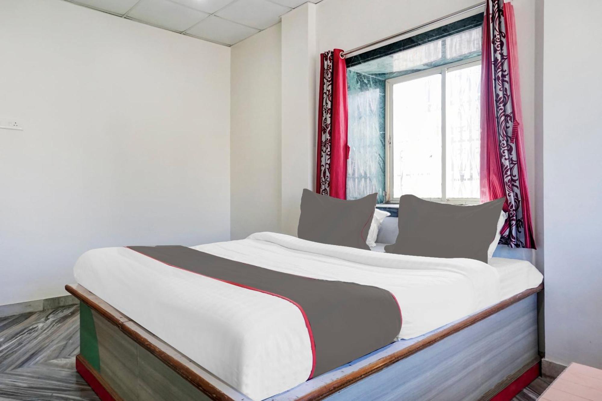 Hotel Collection O Shreya Talegaon Dabhade Esterno foto