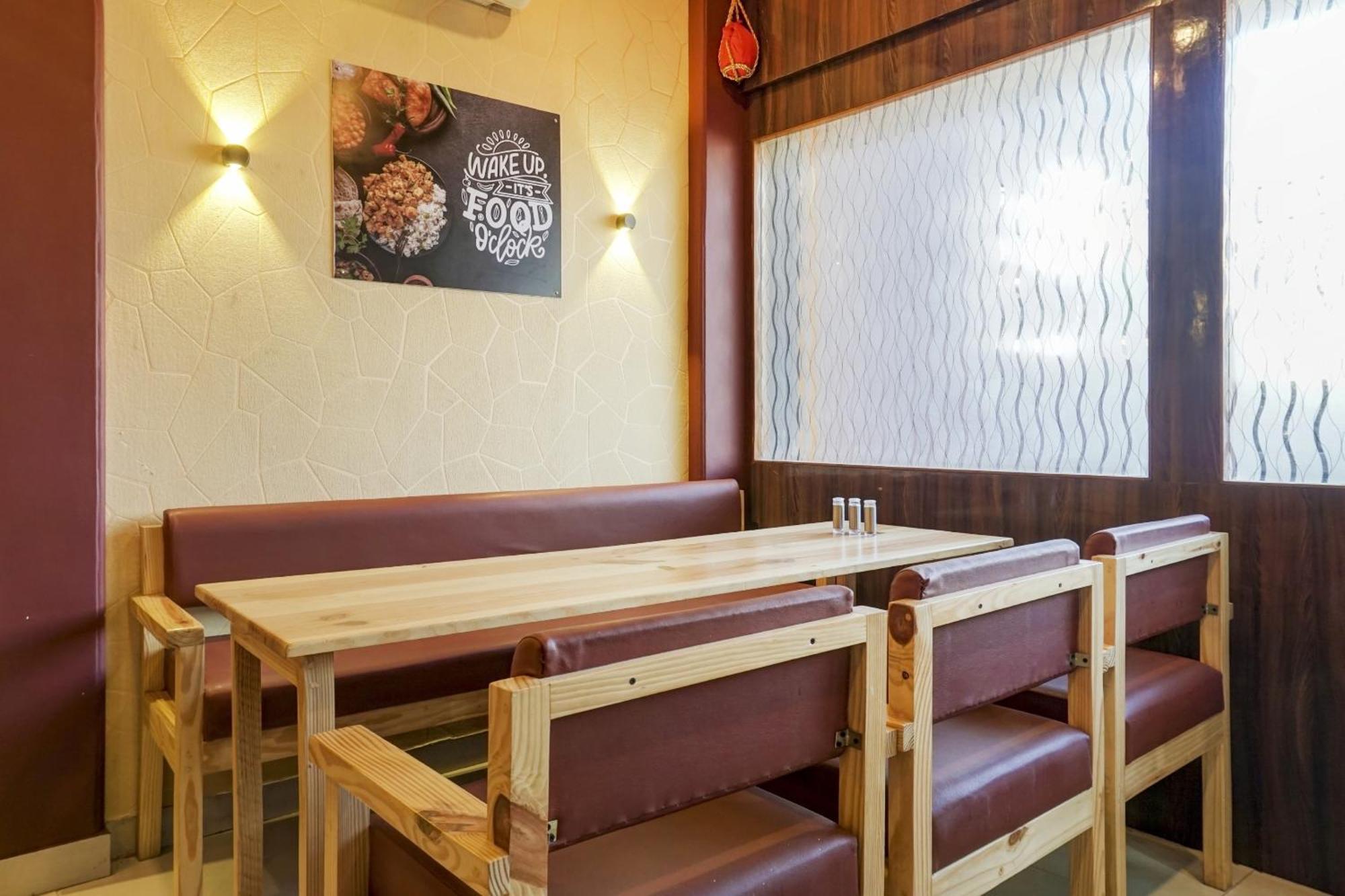 Hotel Collection O Shreya Talegaon Dabhade Esterno foto